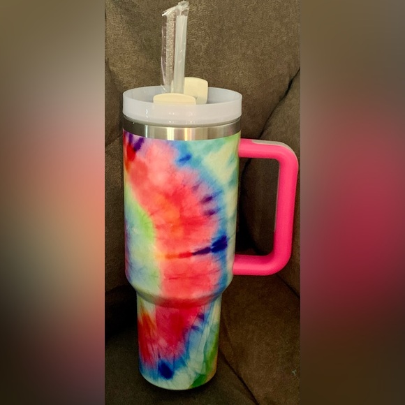 40oz tye-dye tumbler with lid - Picture 3 of 4